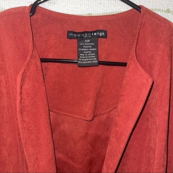 Madison Leigh Open Blazer - Picture 2 of 8